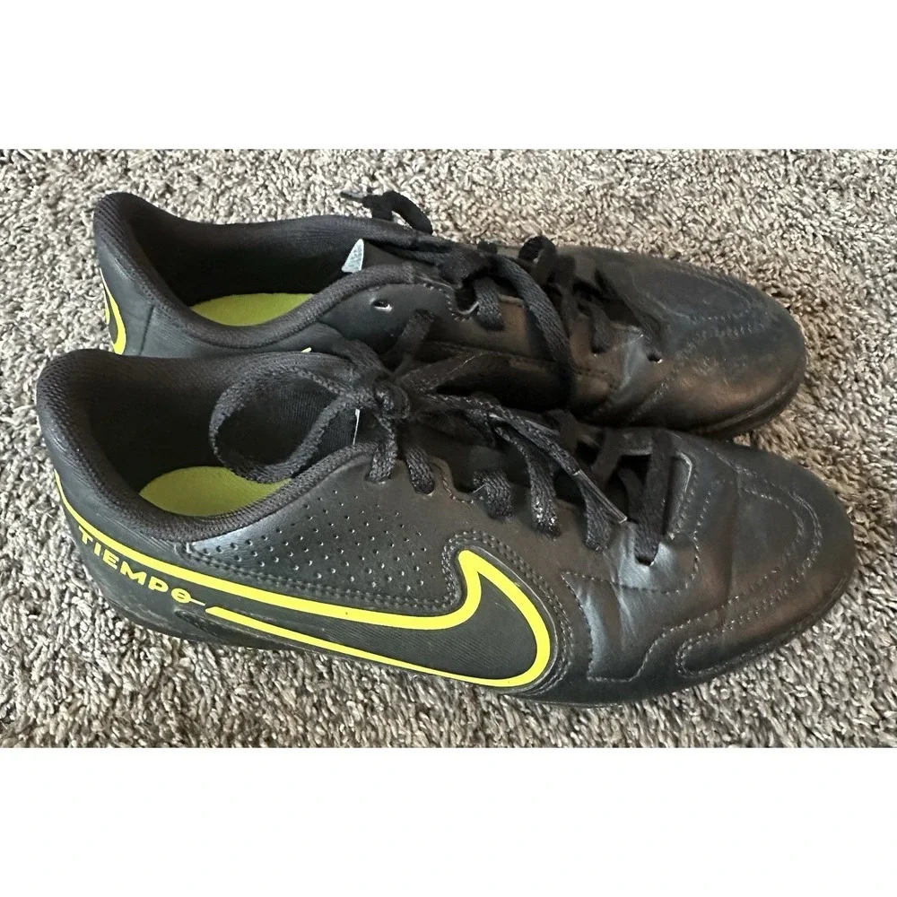 Nike Boys Tiempo - Size 5 Y Black - Soccer Cleats Shoes
